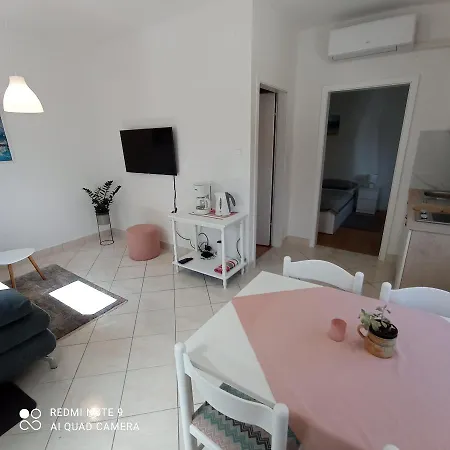 Apartamento Monas Ii *